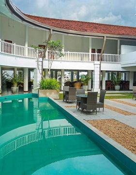 Hibiscus Beach Hotel and Villas